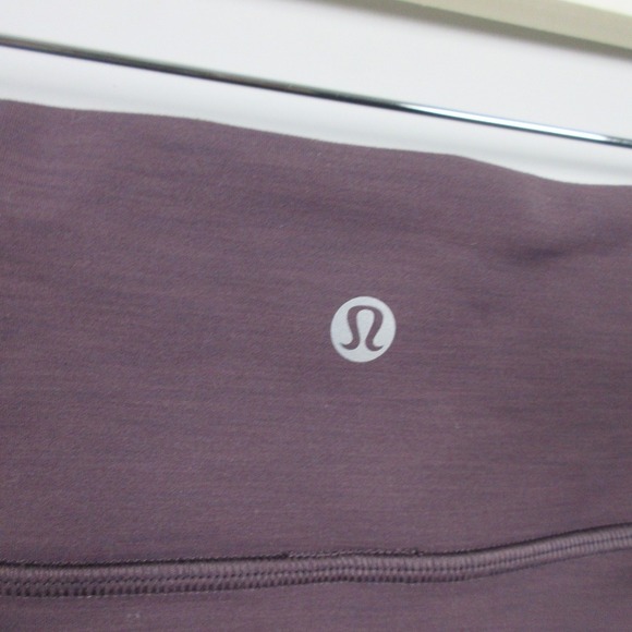 Lululemon Invigorate High-Rise Tight 25" Size 8 Women Black Currant Everlux 250 - Picture 5 of 14